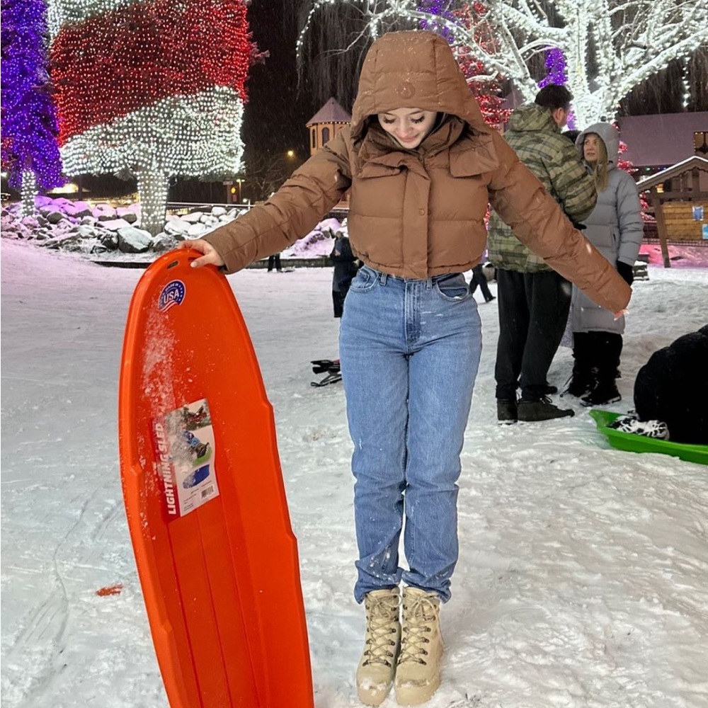 Meet your Posher, Monica